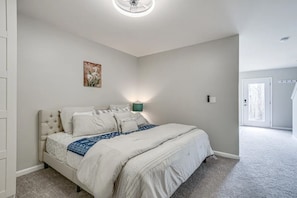 4 bedrooms, desk, iron/ironing board, free WiFi