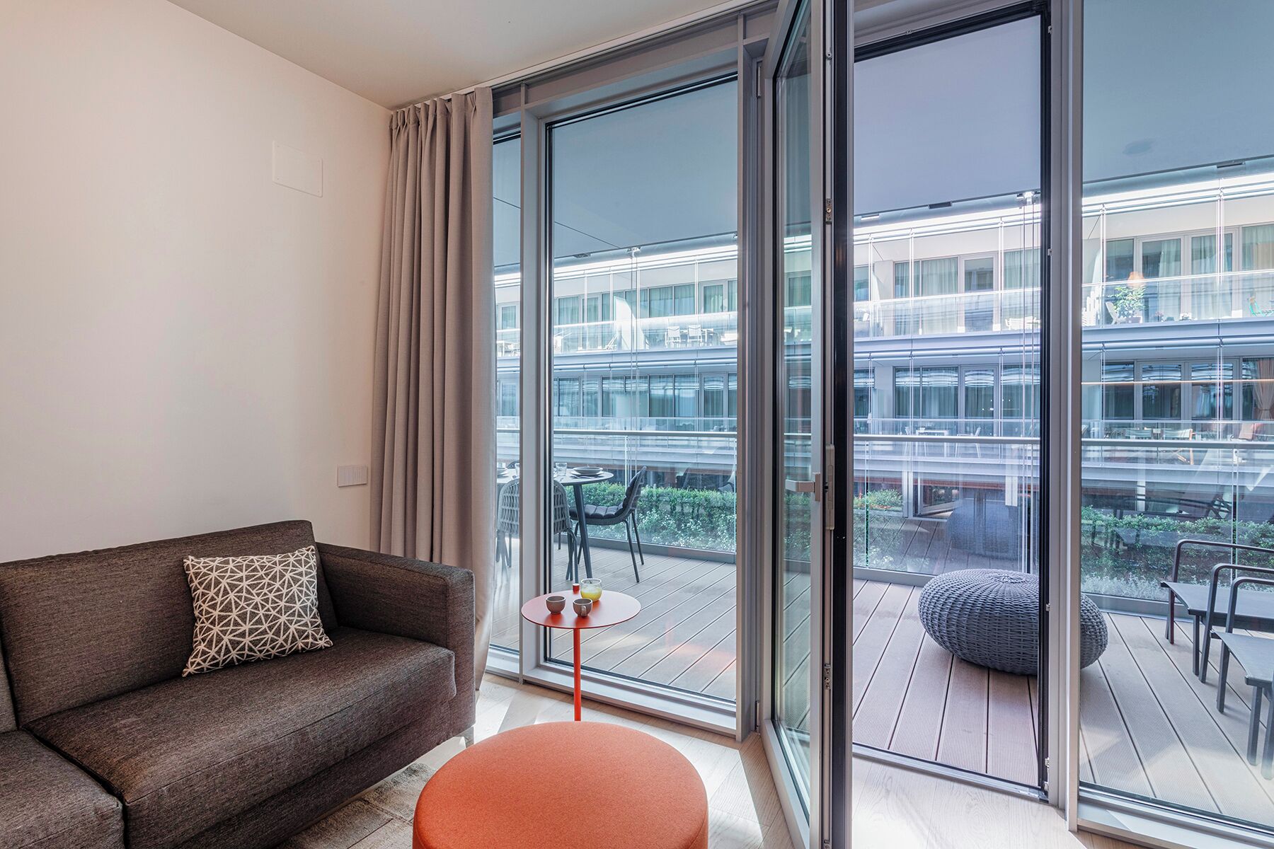 Basic Apartment | Living area