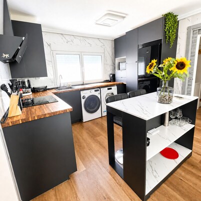 Golf y Playa - by Wehomes