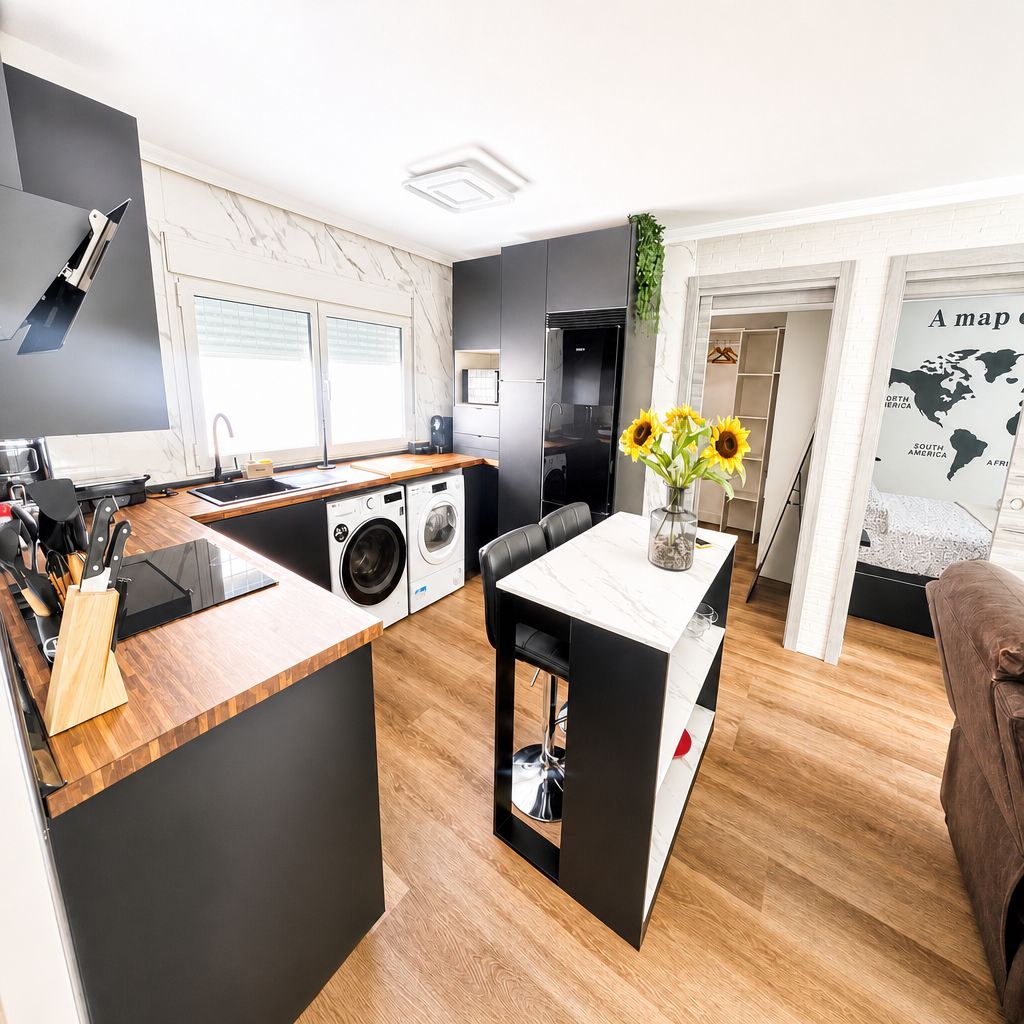 2 bedrooms, iron/ironing board, free WiFi