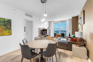 Dining - Ocean Luxe Pad | 6-Person Stay + Poolside (Hollywood)