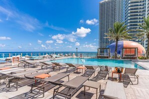 Pool - Ocean Luxe Pad | 6-Person Stay + Poolside (Hollywood)