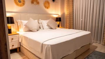 Schreibtisch, laptopgeeigneter Arbeitsplatz, kostenloses WLAN