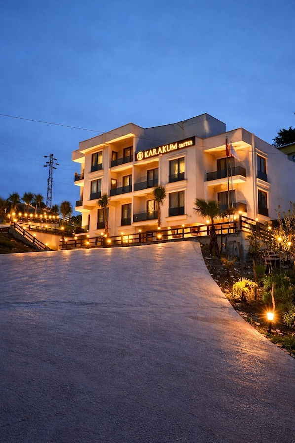 Front of property - BL KARAKUM SUITES (Sınop)