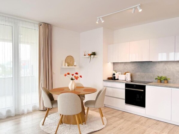 Superior Apartment, Patio, Mountain View | Private kitchen | Electric kettle, toaster