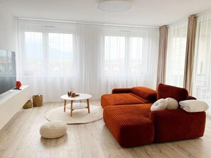 高级公寓, 露台, 山景 | 起居区