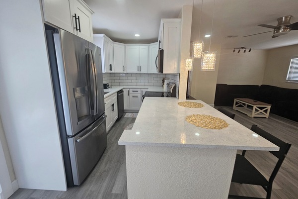 Microondas, horno, placa de cocina, lavavajillas