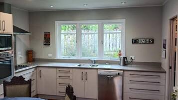 ์ ์ฉ ์ฃผ๋ฐฉ