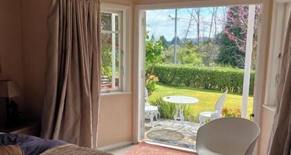 Magpie Cottage - Homestay B&B