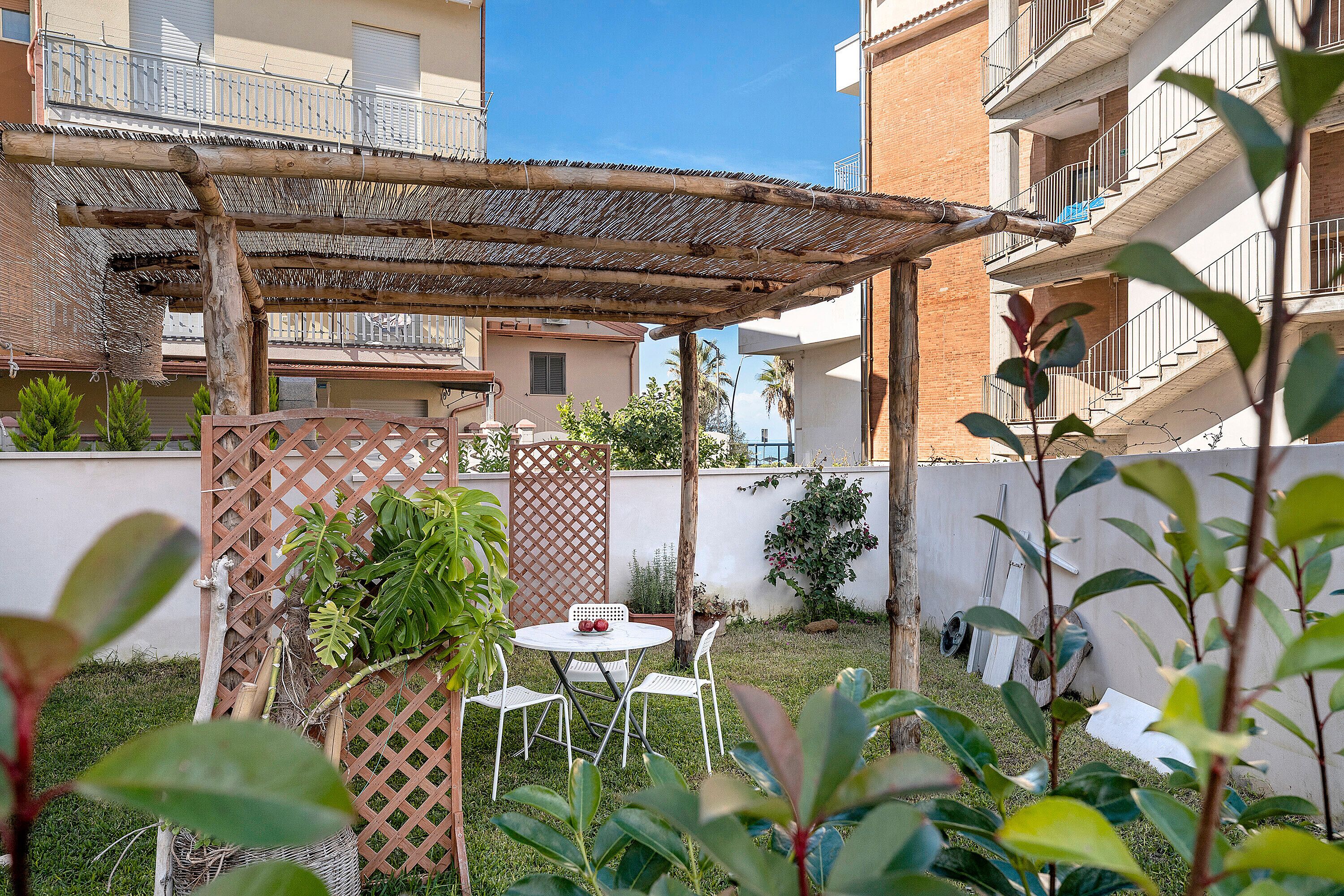 屋外ダイニングエリア