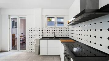 Réfrigérateur, four, plaque de cuisson, lave-vaisselle