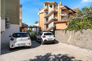 Property grounds - Apartment Calia with Private Garden, Wi-Fi and Air Conditioning (Agropoli)