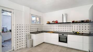 Kühlschrank, Ofen, Herdplatte, Geschirrspüler