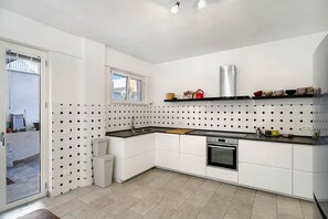 Refrigerador, horno, parrilla de estufa y lavavajillas 