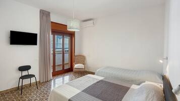 2 bedrooms, WiFi, bed sheets