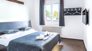 Chambre Quadruple Familiale, plusieurs lits, vue ville | Wi-Fi gratuit