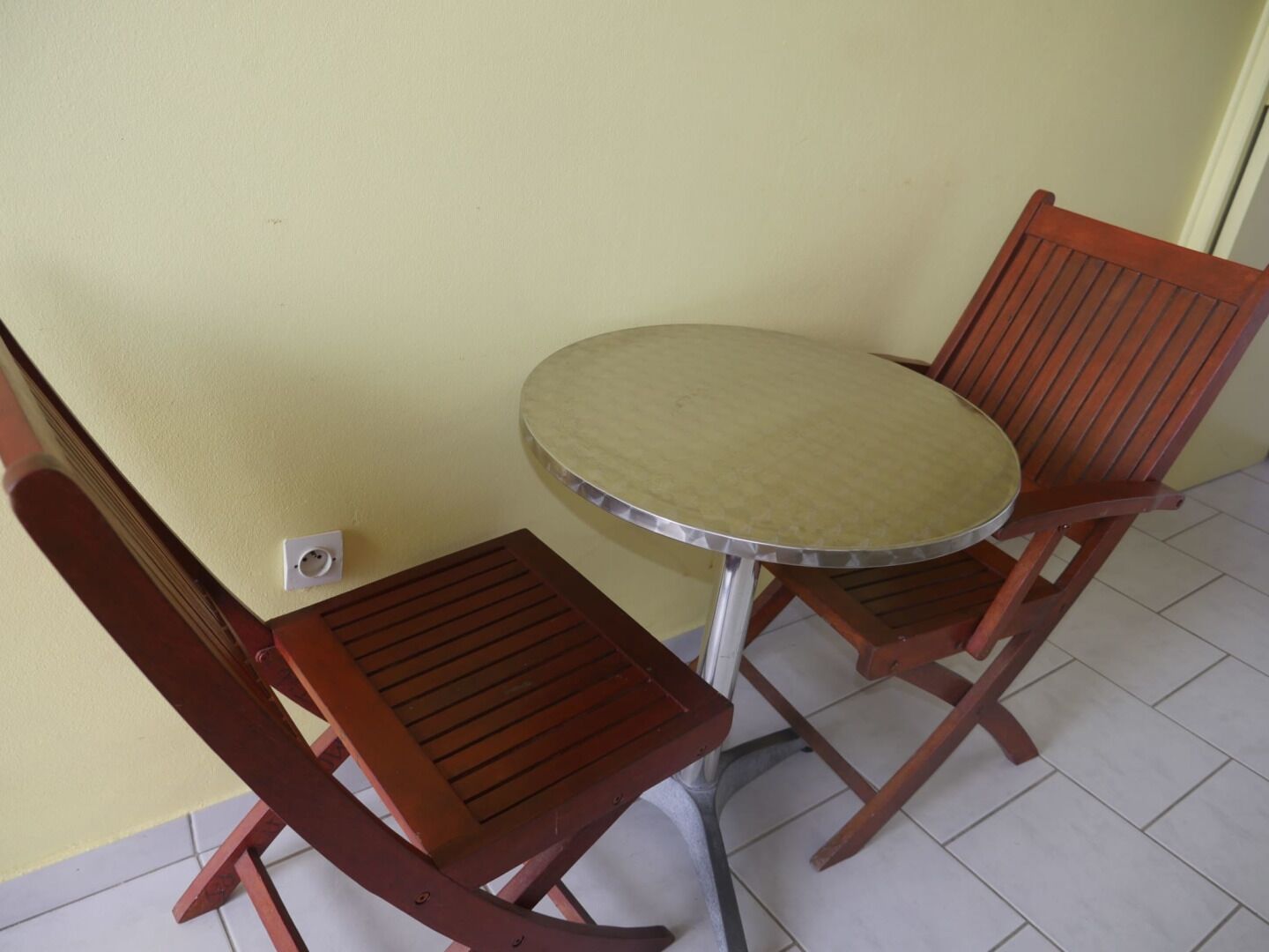 Standard Apartment, Pool View | Ruang makan