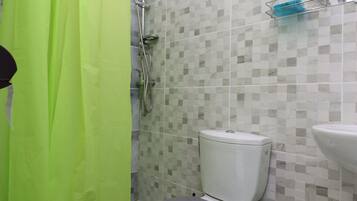 Habitación estándar, balcón, vista a la montaña | Baño