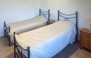 2 bedrooms, travel cot