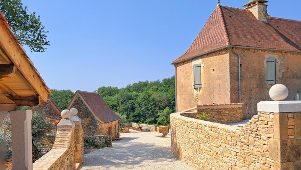 Unclassified image, 1 of 44, button - Superbe maison avec piscine (Montgesty)