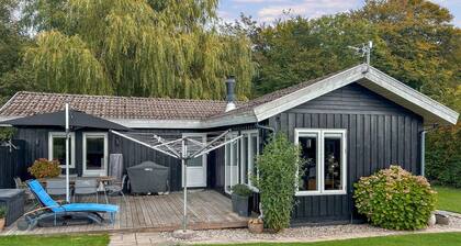Stunning home in Egernsund with WiFi
