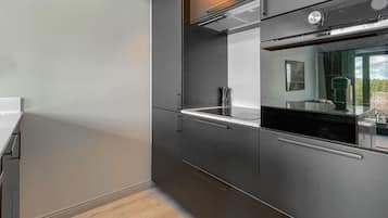 Refrigerador, horno, lavavajillas y cafetera y tetera