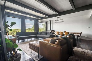 TV, fireplace, offices