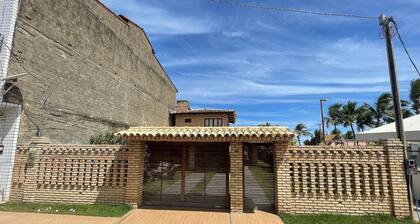 Beachfront House with Pool and Barbecue in Japaratinga