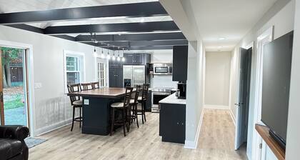 Enjoy your Saffron Farms stay: Wooded Serenity on 18 Acres — Wine & Golf Nearby