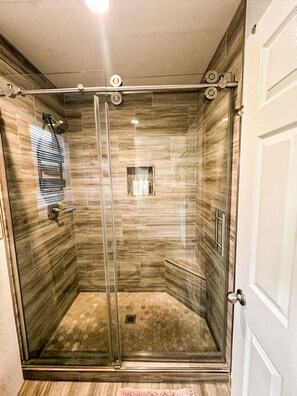 Een douche, een haardroger