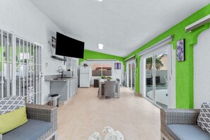 TV, fireplace - 3BR/3BA w/ Pool & BBQ • 15 Mins to Strip & Airport (Las Vegas)