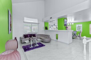 Lobby - 3BR/3BA w/ Pool & BBQ • 15 Mins to Strip & Airport (Las Vegas)