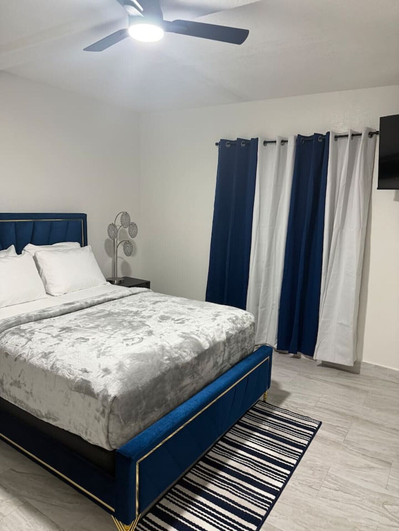 1 chambre, fer et planche à repasser, lit parapluie, Wi-Fi