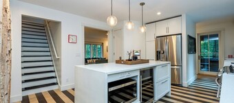 Gorgeous Lakeside Home With Pool, Hot Tub, And More!