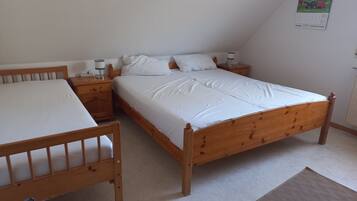 2 makuuhuonetta, silitysrauta/-lauta, Wi-Fi, vuodevaatteet