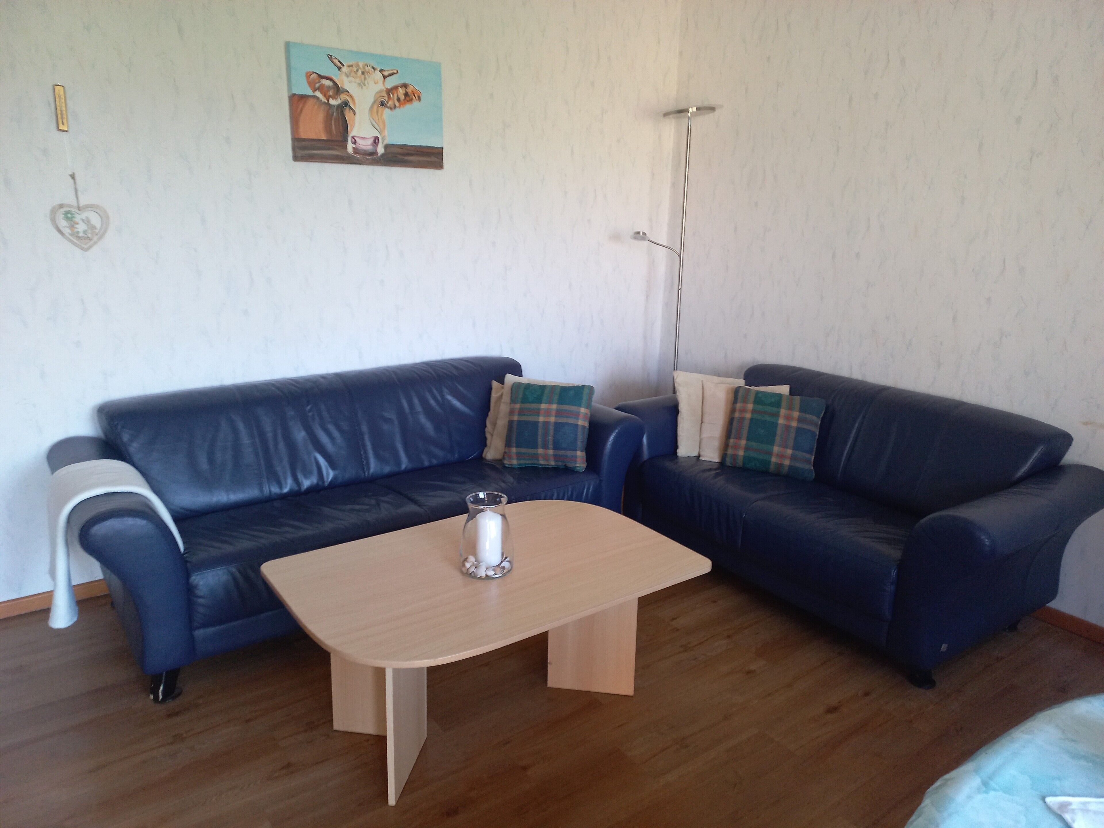 Fernseher, DVD-Player, Tischtennisplatte, Stereoanlage