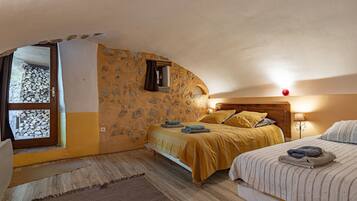 2 chambres, fer et planche à repasser, draps fournis