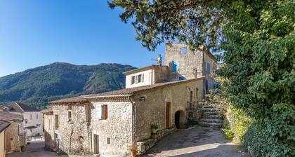 Cottage 'Gite De Pascal Et Virginie' with Mountain View, Private Terrace and Balcony