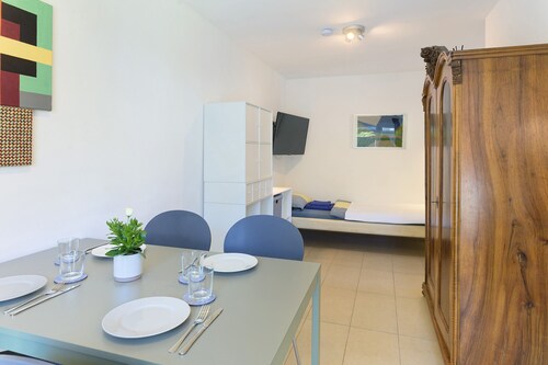 Holiday Home 'Belvedere-Remise' with Private Terrace, Shared Garden and Wi-Fi