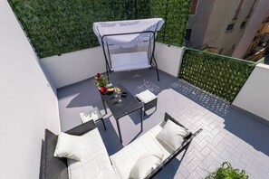 المنطقة المحيطة بالمنشأة