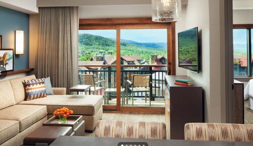 Charming 2-bedroom Ski-in, Ski-out resort in lovely Steamboat Springs