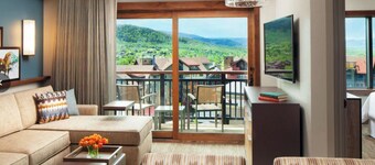 Charming 2-bedroom Ski-in, Ski-out resort in lovely Steamboat Springs