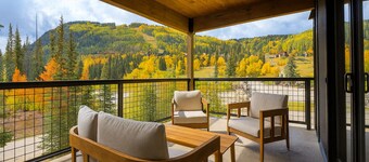 Mountain View 3BR Condo w/ Pool & Hot Tub Access