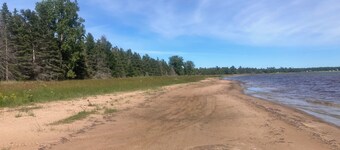Rustic tiny cabin in Stonington close to beach/boat launch/lighthouse/trails