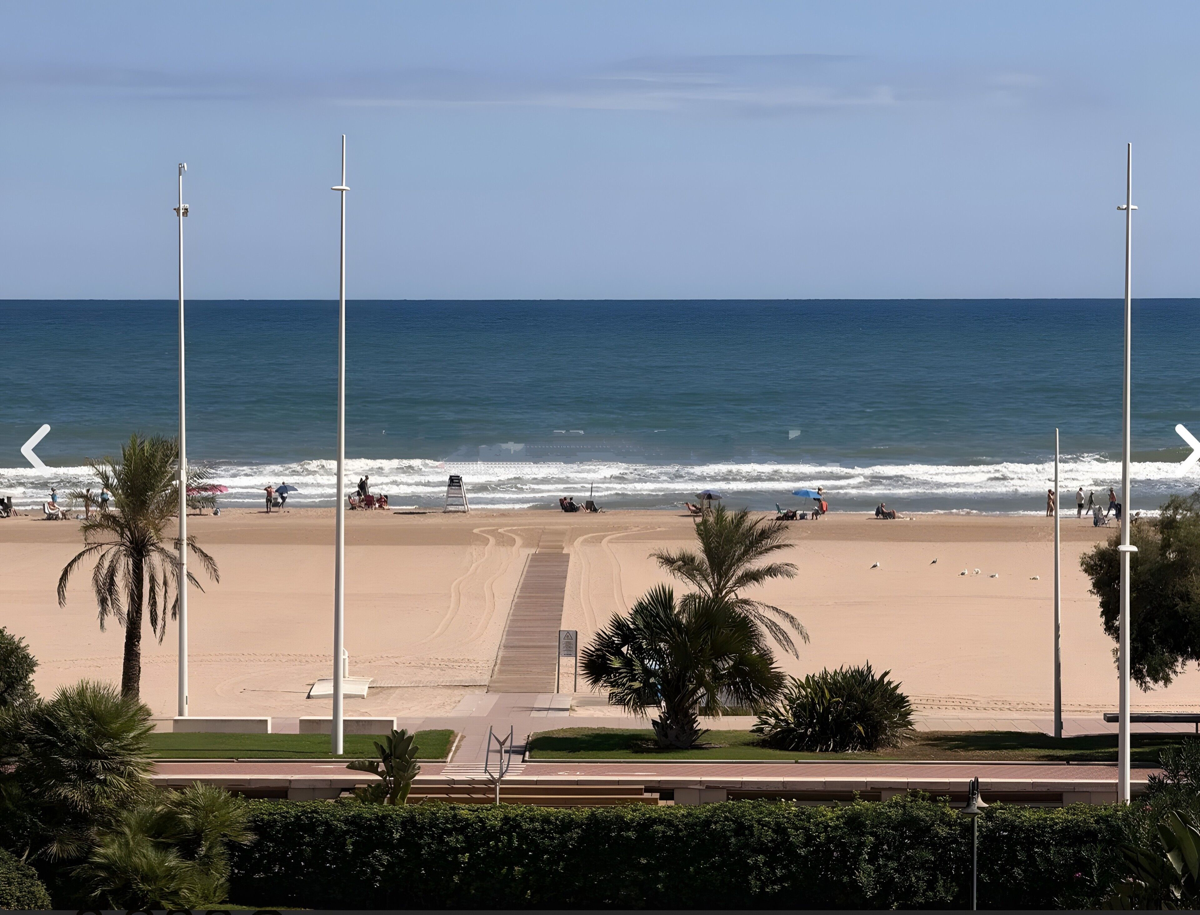 Una spiaggia nelle vicinanze