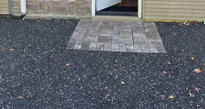 Cozy apartment in quiet setting that is very convenient to UConn and ECSU.