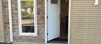 Cozy apartment in quiet setting that is very convenient to UConn and ECSU.