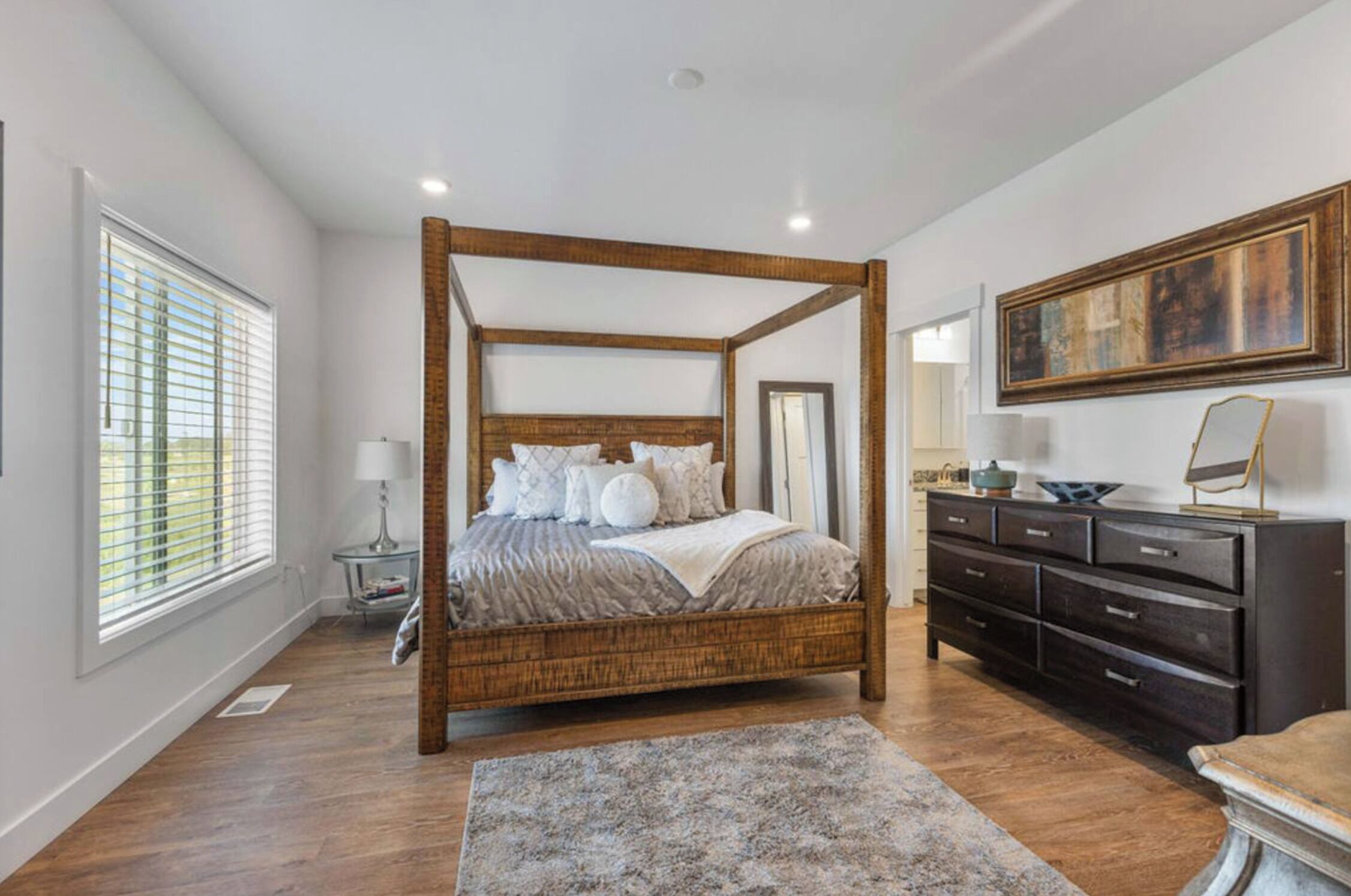 3 bedrooms, free WiFi, bed sheets