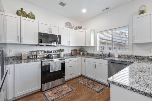 3BR, 2.5BA Townhome - Great Location + Open-Layout + Modern