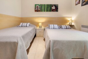 2 habitaciones, tabla de planchar con plancha y wifi 